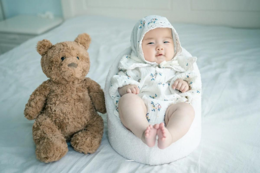 孝昌宝宝吃不饱母乳的症状